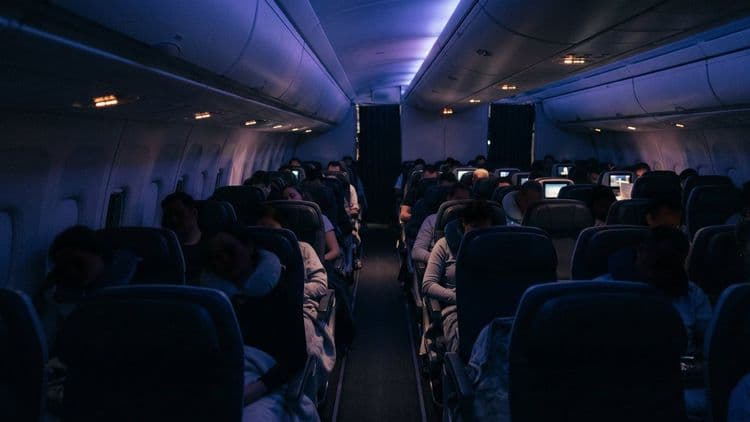Red-Eye Flights in 2027: What an Overnight Flight Saves You